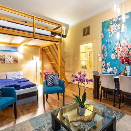 Cherry Blossom Designer Apartment In The Center With Free Parking Budapest Luaran gambar